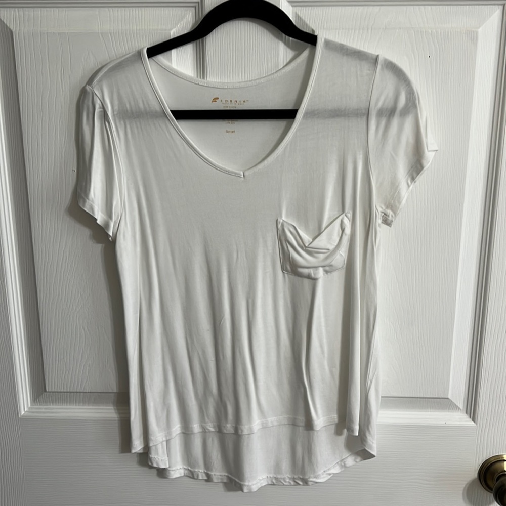 basic white tee// super soft